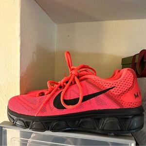 Women’s Nike Airmax Running Sneakers